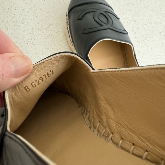 CHANEL CC Logo Black Leather Espadrille Flats EU 37 - Picture 9 of 12